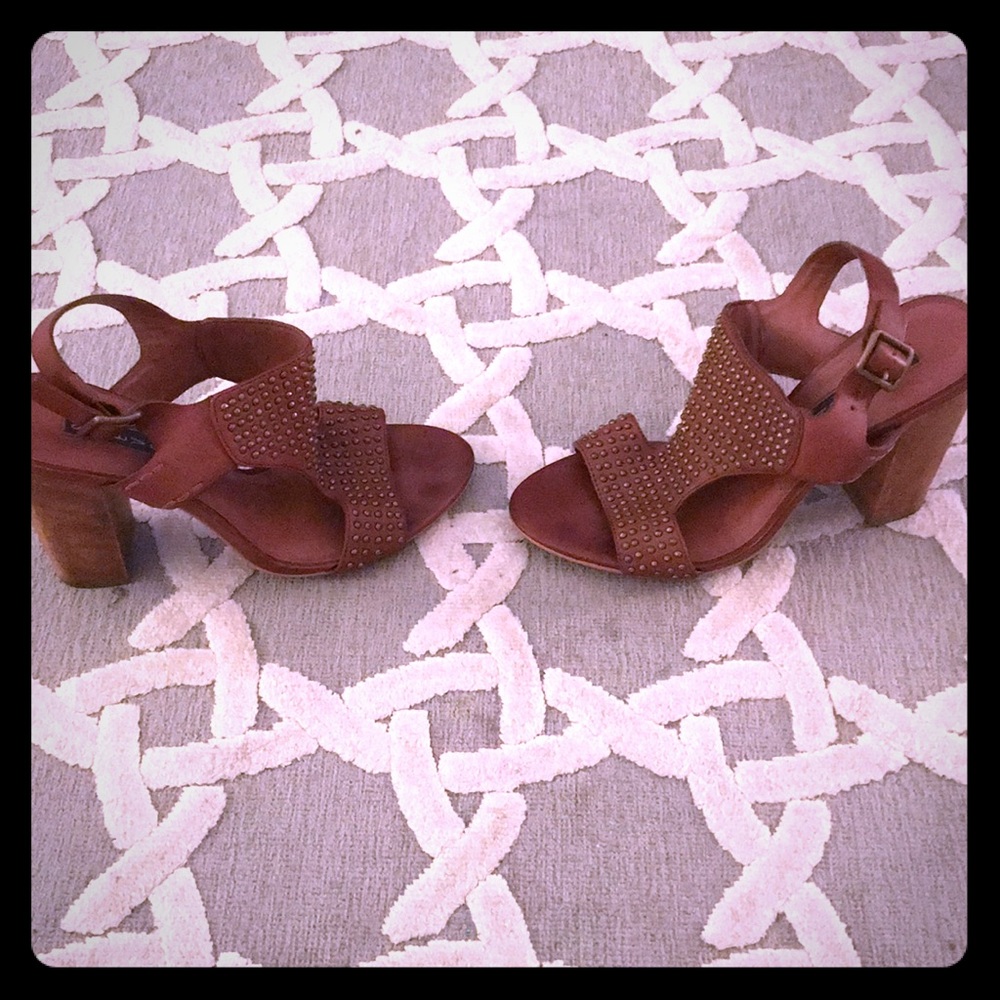 Size 7.5 Tan studded STEVEN Sandal. Like New